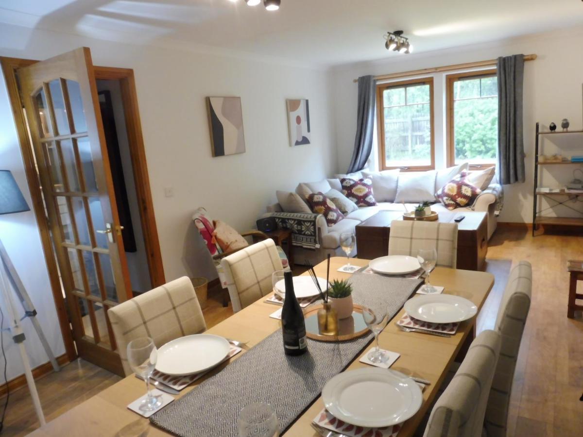 The Nook Holiday Cottage Авимор Экстерьер фото